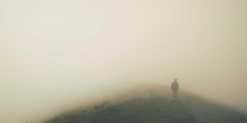 古董珠宝收藏入门：如何鉴别维多利亚时期与Art Deco风格项链耳环的价值与时尚魅力