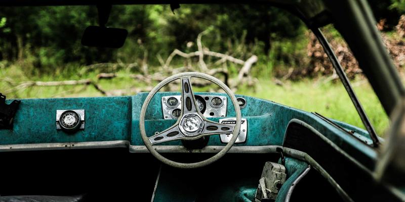 当代艺术珠宝展评析：先锋艺术家如何用宝石媒介颠覆传统表达