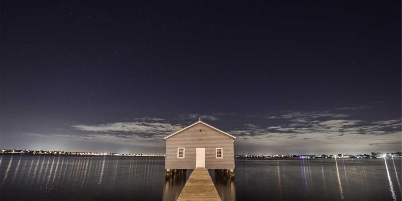 时尚耳环新风尚：从珠宝资讯看2024年配饰潮流