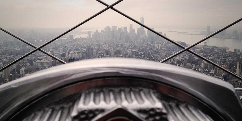 男士珠宝搭配进阶：解锁袖扣、戒指与项链的低调奢华法则