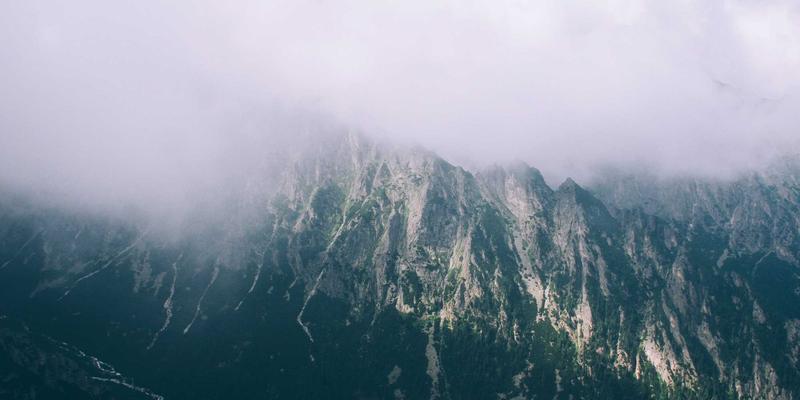 钻石首饰保养全攻略：K金、铂金、纯银三大时尚材质养护秘籍对比