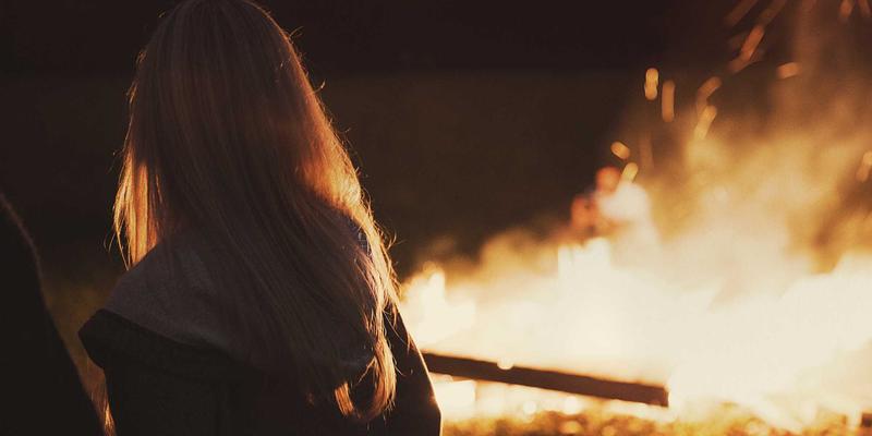 项链与传奇：揭秘Cartier猎豹与Van Cleef四叶草背后的高级珠宝故事